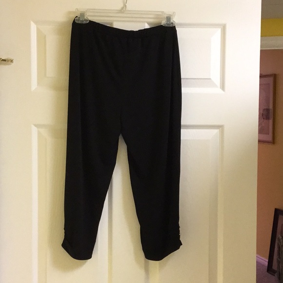 Dressy Capri style legging, loose fit - Picture 2 of 3